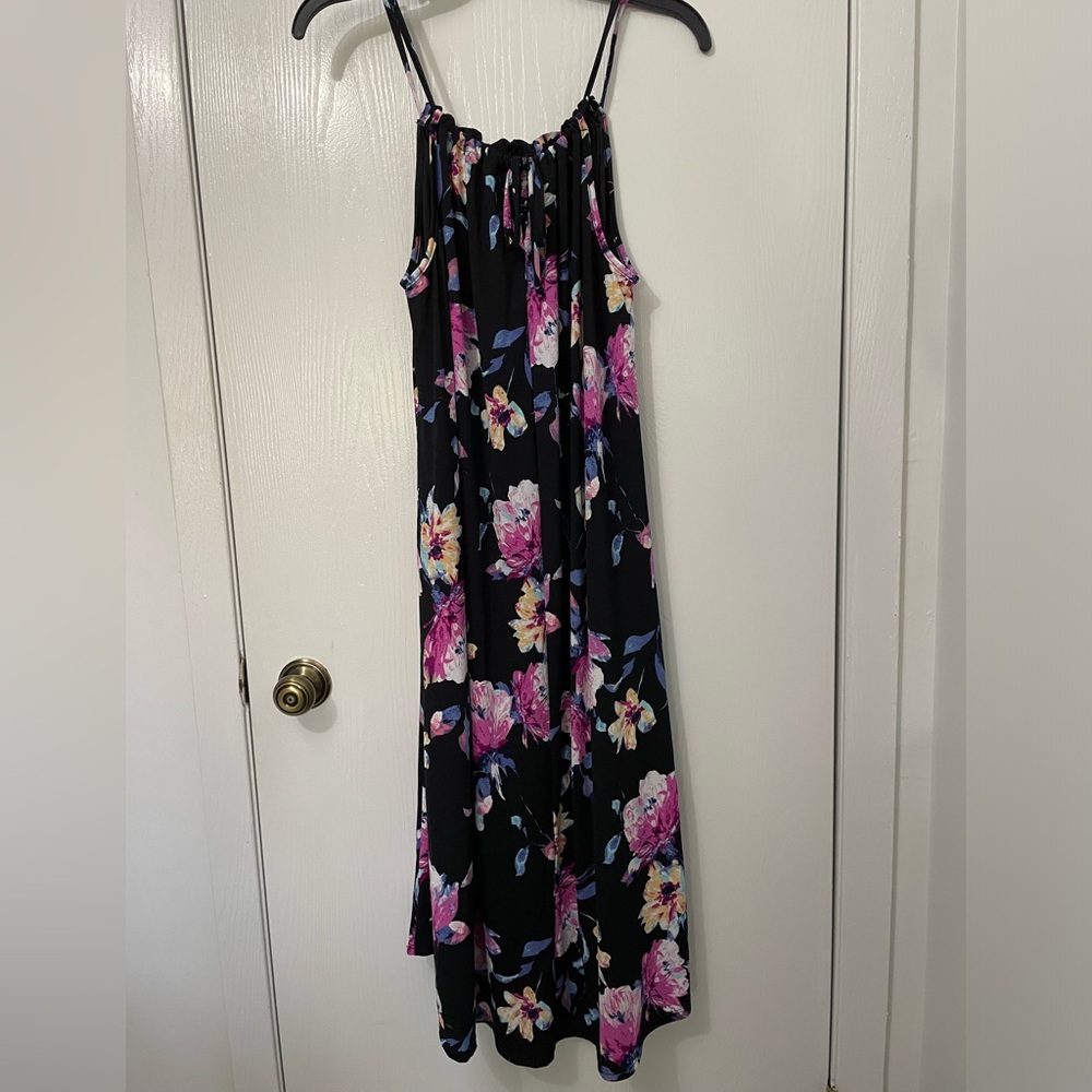 Black with Floral print sleeveless summer dress size large made of polyester.
